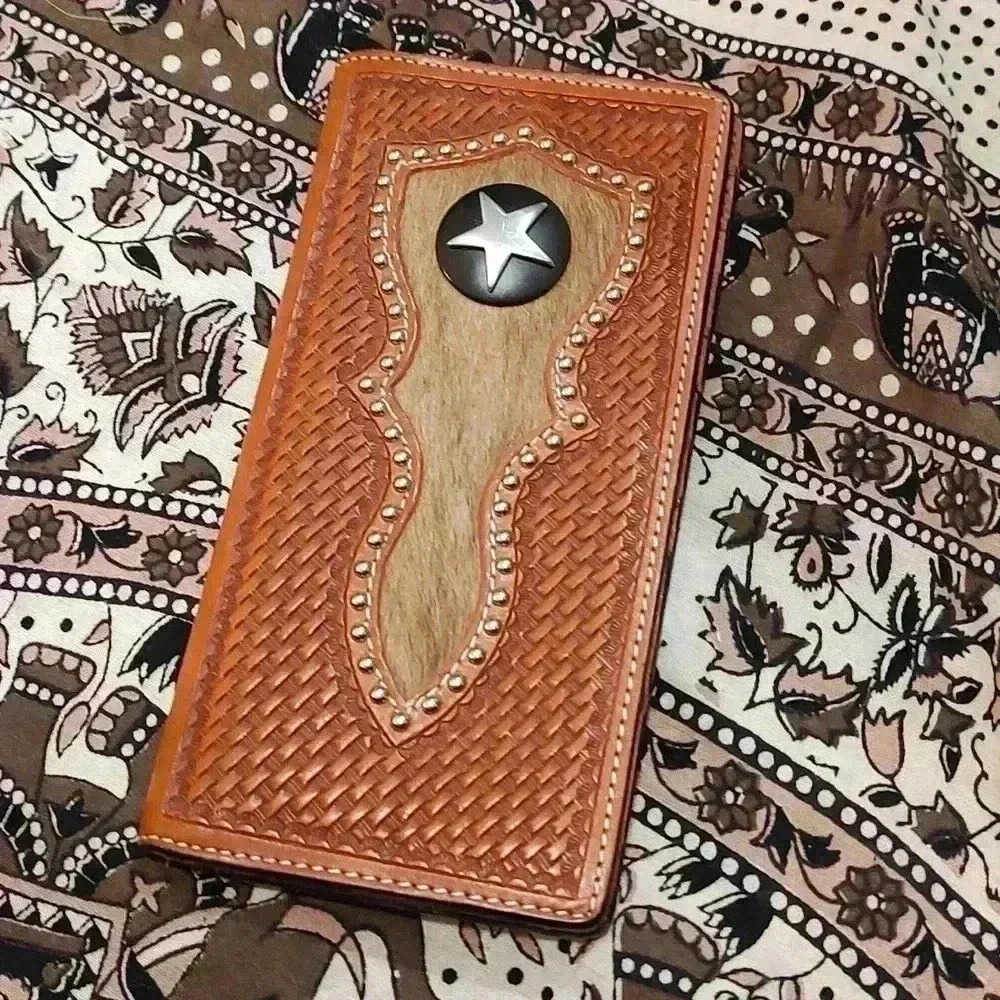 Genuine leather hand tooled Texas star wallet - Picture 1 of 3